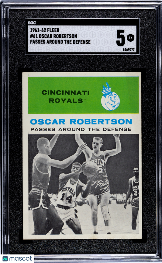1961 Fleer Oscar Robertson #61 Passes Around The Defense SGC 5